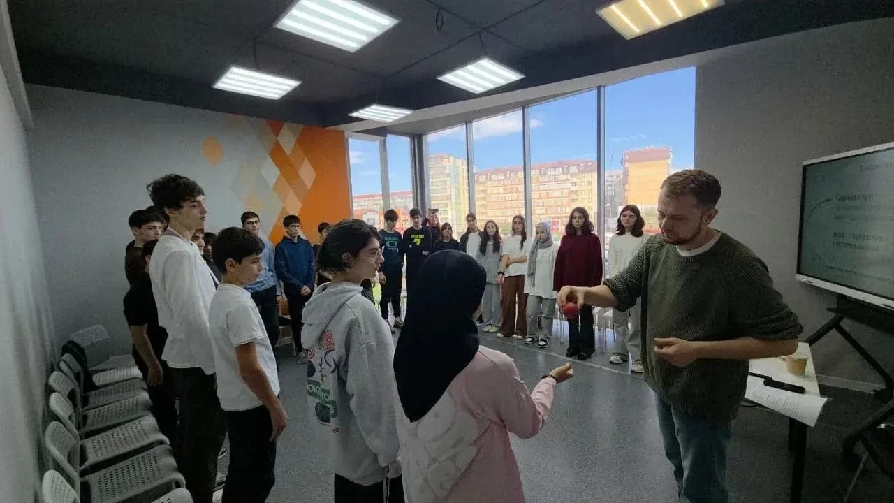 В Махачкале открыли профориентационную школу для подростков