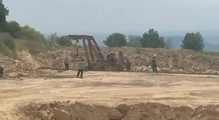 В Табасаранском районе выявили незаконную добычу песчано-гравийной смеси