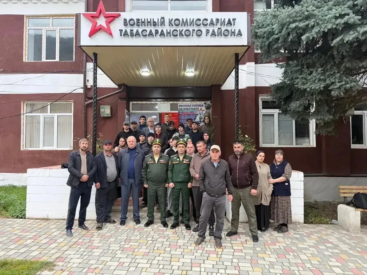 Из Табасаранского района на срочную службу отправили 12 призывников